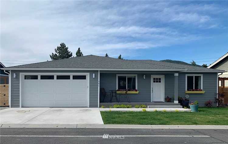 561 Village Drive Manson, WA 98831
