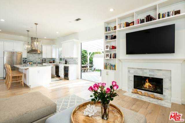 2006 Penmar Avenue Venice, CA 90291