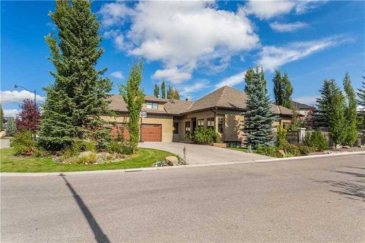85 Aspen Ridge Way SW Calgary, AB T3H 5M2