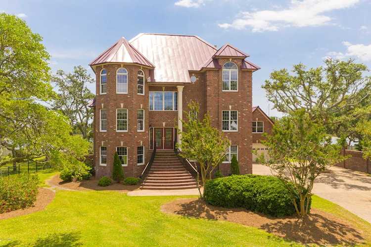 2528 Lennoxville Road Beaufort, NC 28516