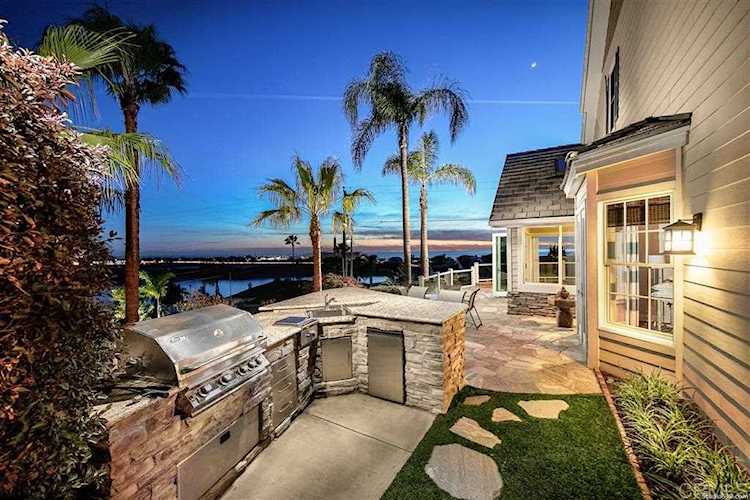 4410 Highland Dr Carlsbad, CA 92008