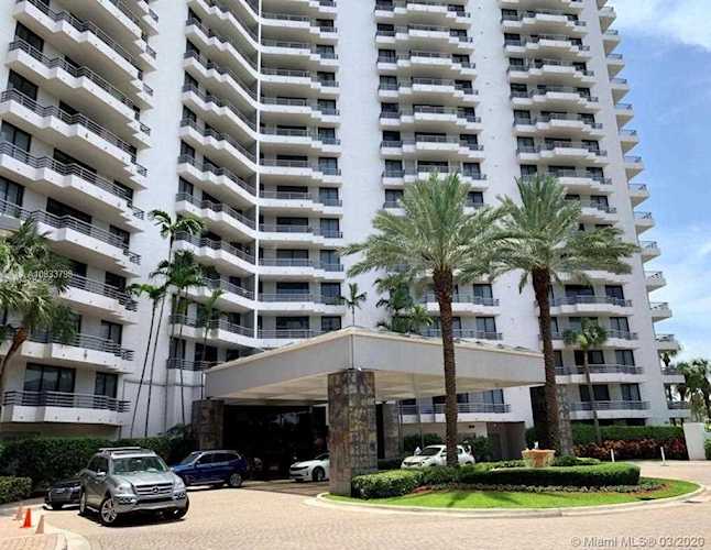 3300 NE 191st St #407 Aventura, FL 33180