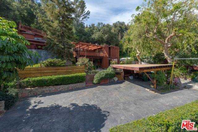 2035 N Beverly Glen Boulevard Los Angeles, CA 90077