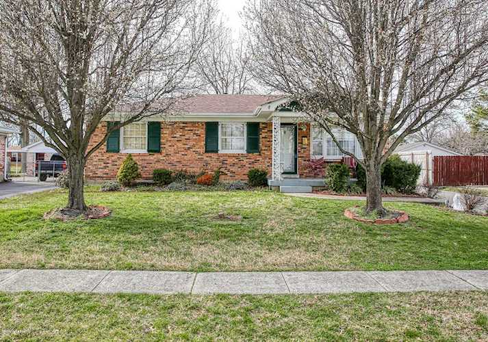 6106 Mount Everest Dr Louisville, KY 40216