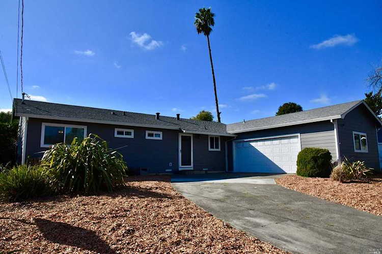 633 Karen Way Santa Rosa, CA 95404 | MLS 22003195 Photo 1