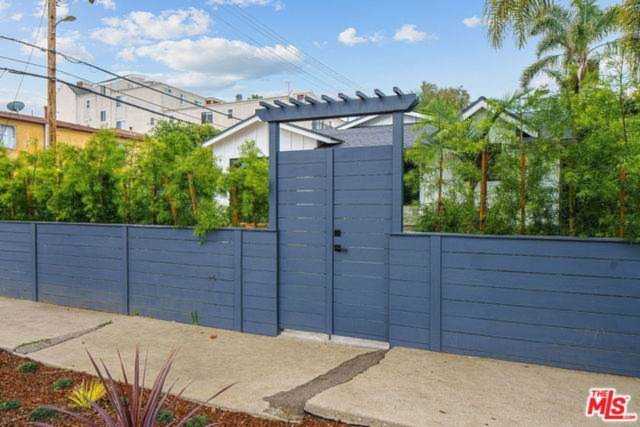 2335 Louella Avenue Venice, CA 90291