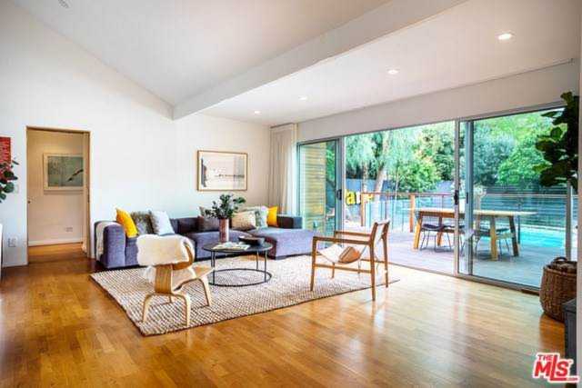 4001 Alcove Avenue Studio City, CA 91604