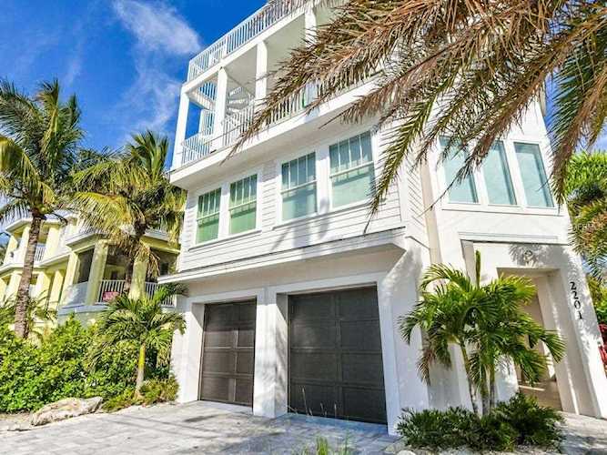 2201 Avenue C Bradenton Beach, FL 34217