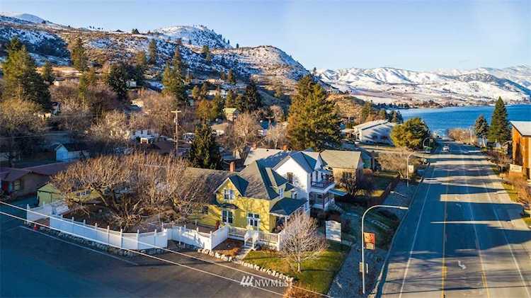 2205 W Woodin Ave Chelan, WA 98816