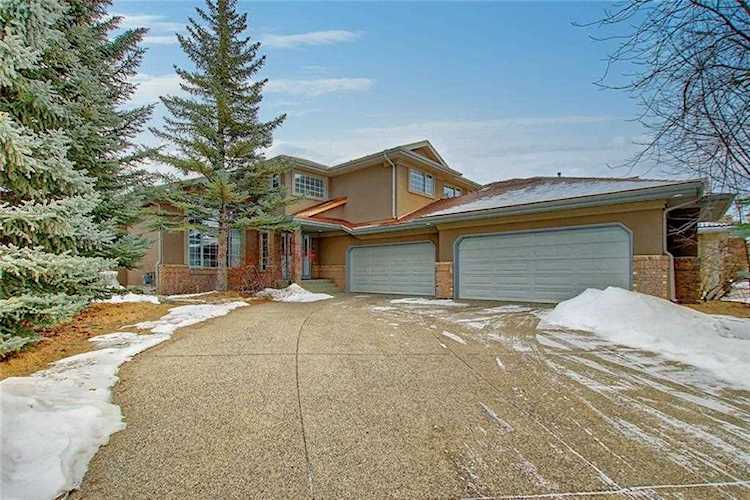 13 Sunset Cove SE Calgary, AB T2X 3E8
