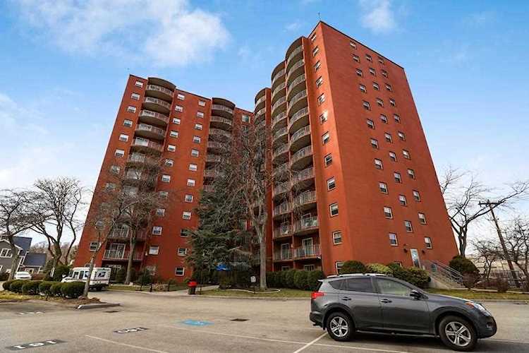 115 W Squantum St #1211 Quincy, MA 02171