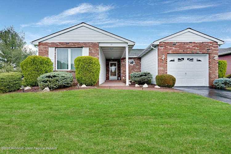 17 Murray Hill Terrace Marlboro, NJ 07746