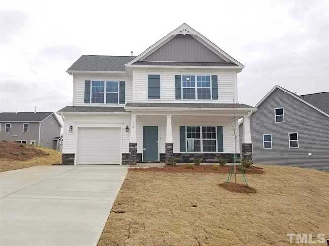 712 Lakemont Drive Clayton, NC 27520