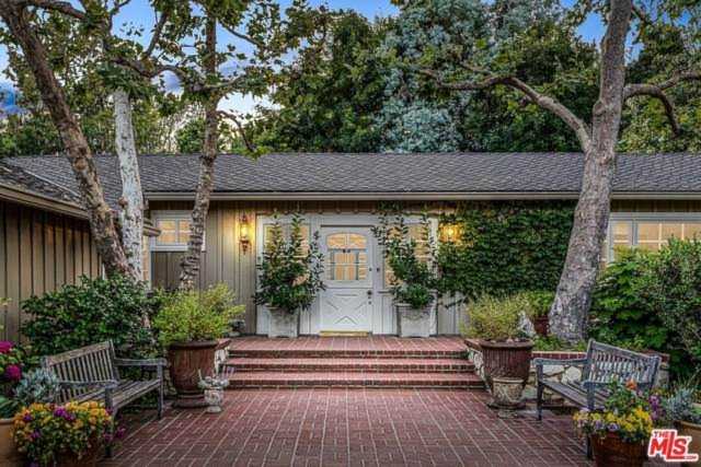 1665 Mandeville Canyon Road Los Angeles, CA 90049