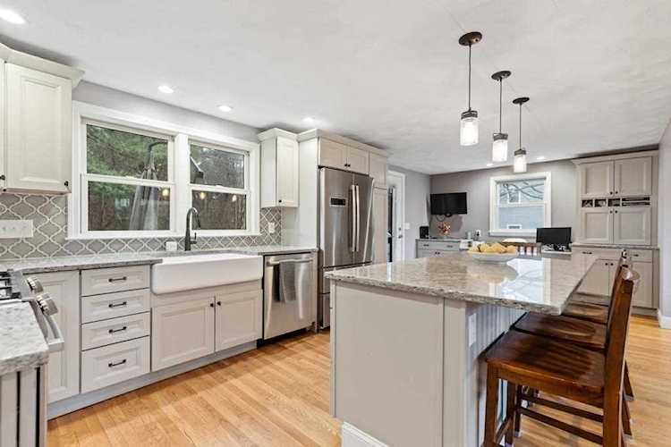36 Radcliffe Rd Billerica, MA 01821