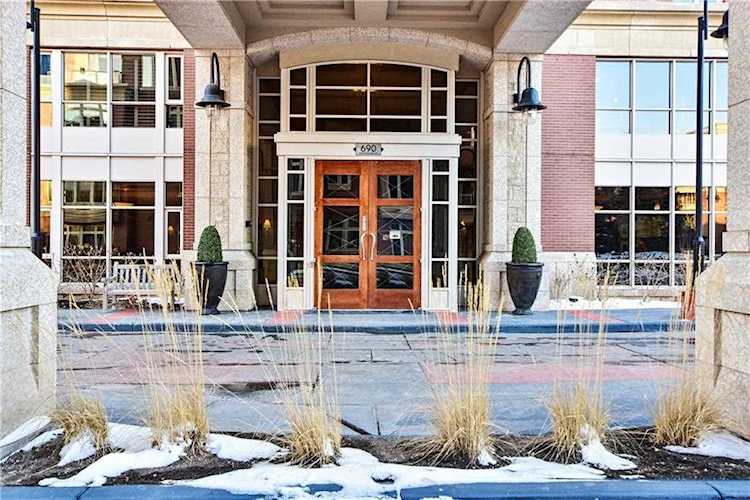 690 Princeton Way SW #904 Calgary, AB T2P 5J9