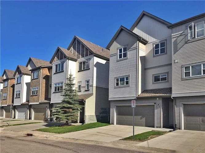 96 Copperstone Cove SE Calgary, AB T2Z 0N6