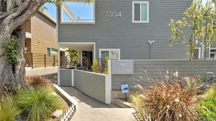 1304 12th Street #C Manhattan Beach, CA 90266