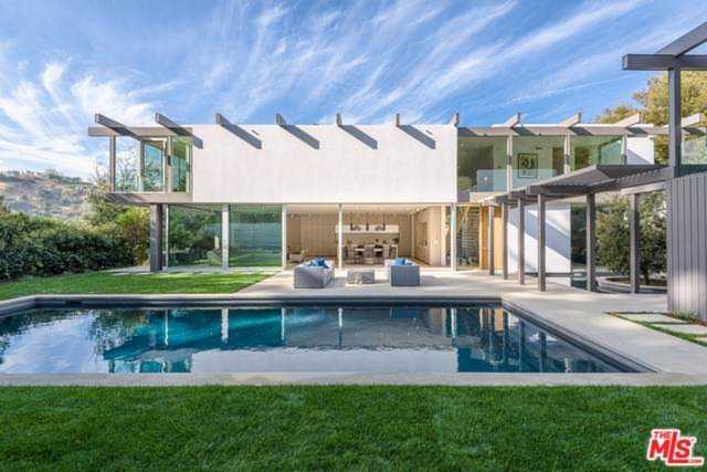 15520 Hamner Drive Los Angeles, CA 90077
