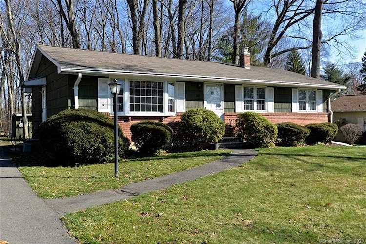 39 Knollwood Road Southington, CT 06489