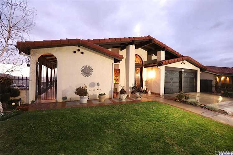 1727 Rudell Road Burbank, CA 91501