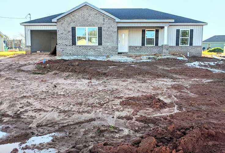 145 Gardenia Street Midland City, AL 36350