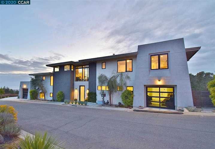 11 Jewell Court Oakland, CA 94611
