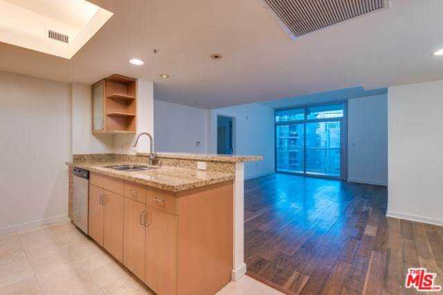 13700 Marina Pointe Drive #726 Marina Del Rey, CA 90292