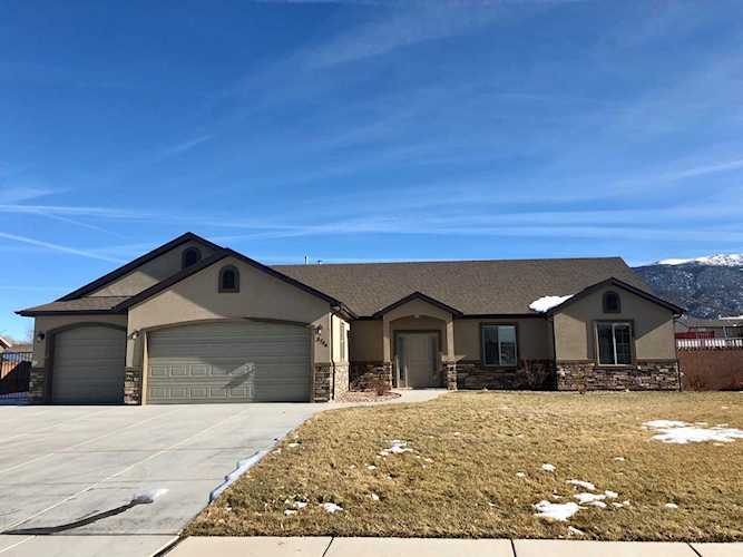 3744 N 250 E Enoch, UT 84721