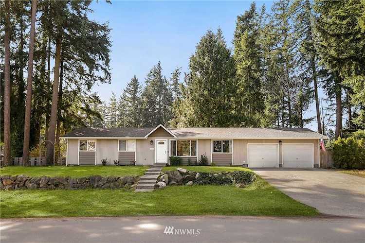 5520 192nd Ave E Lake Tapps, WA 98391