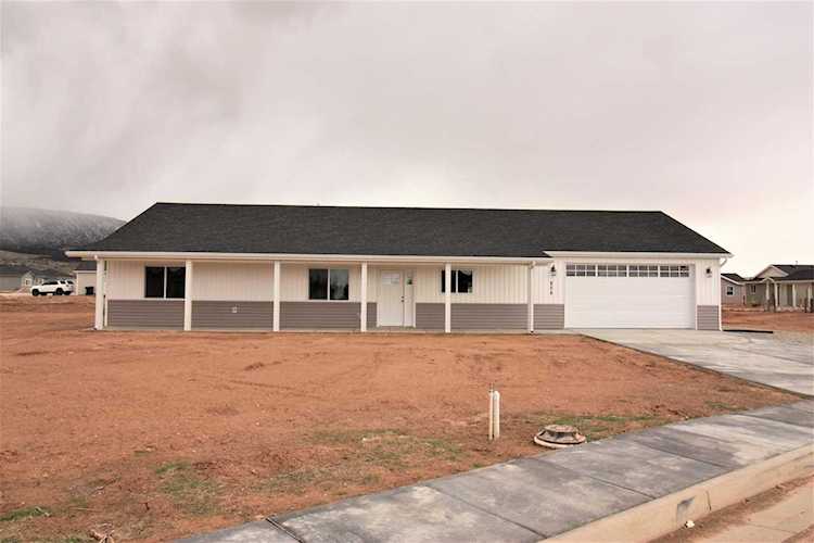 858 E Stagecoach LN Enoch, UT 84021