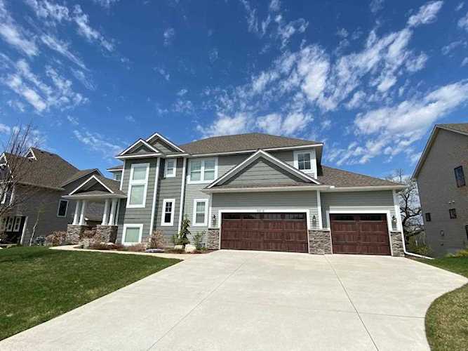 5518 Edgewater Drive Savage, MN 55378