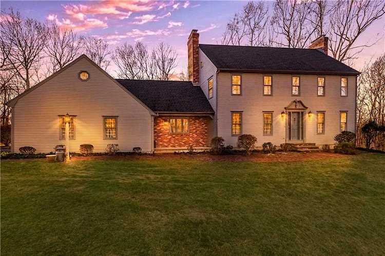 26 Lincoln DR North Smithfield, RI 02896