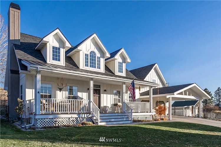 53 Long Dr Pateros, WA 98846