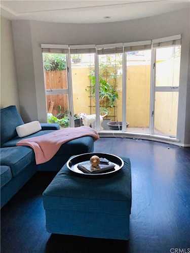 1318 W Crescent Heights Boulevard #108 West Hollywood, CA 90046