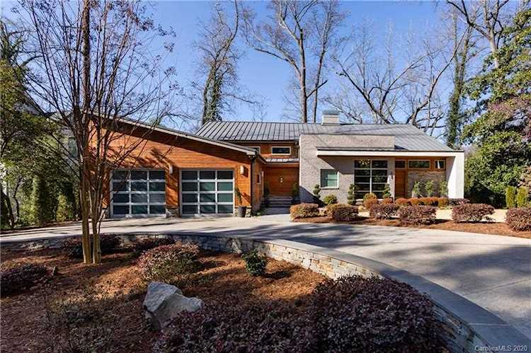 2110 Peppercorn Ln Charlotte, NC 28205