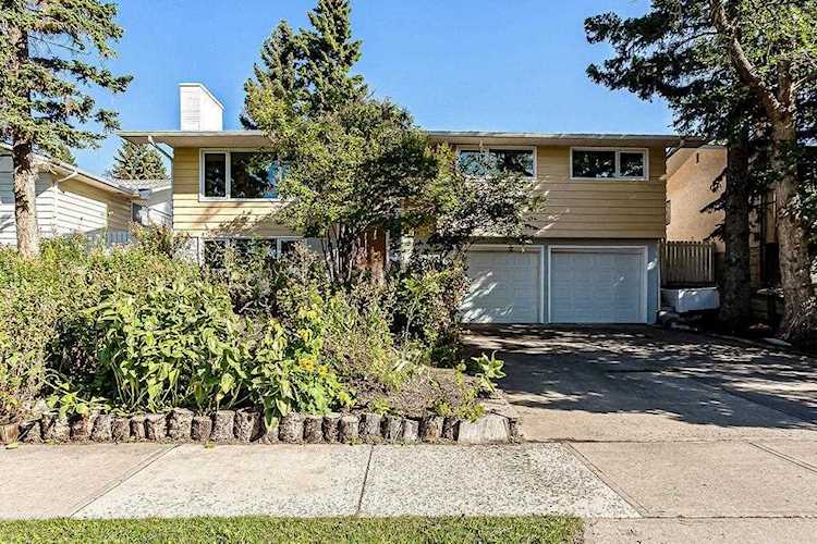 2248 Uxbridge Drive NW Calgary, AB T2N 3Z4