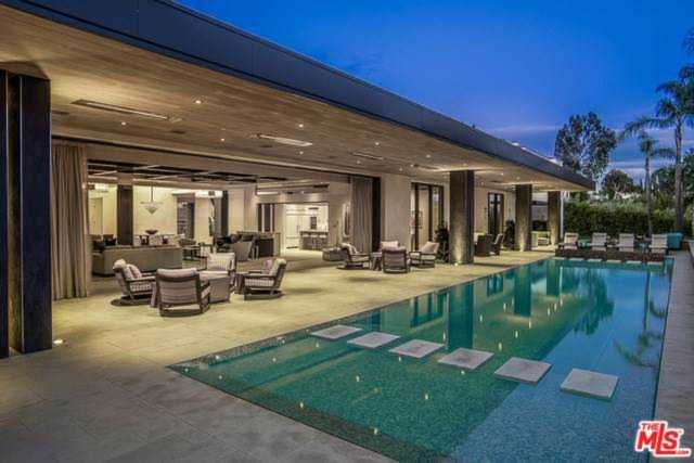 912 N Hillcrest Road Beverly Hills, CA 90210