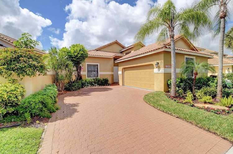 17545 Via Capri Boca Raton, FL 33496