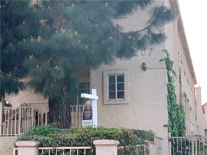 20807 Elaine Avenue #1 Lakewood, CA 90715