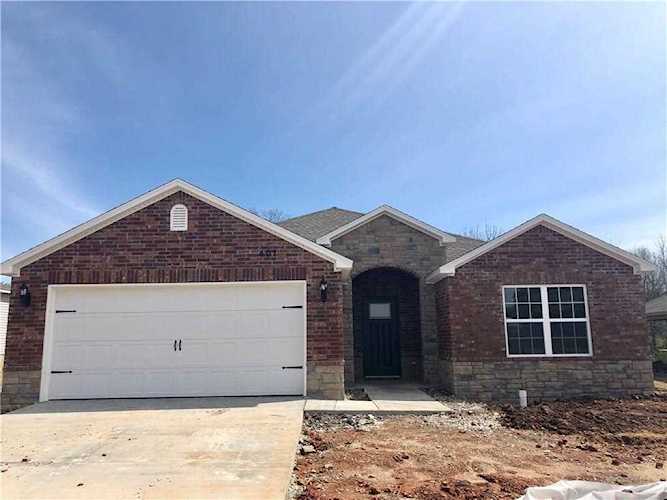 401 Woodcreek St Lowell, AR 72745