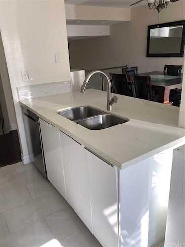5455 Sylmar Avenue #2401 Sherman Oaks, CA 91401