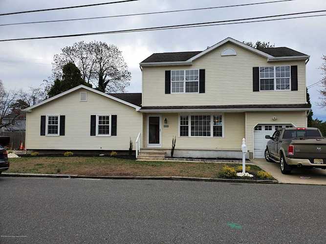 1221 Neptune Ave Beachwood, NJ 08722