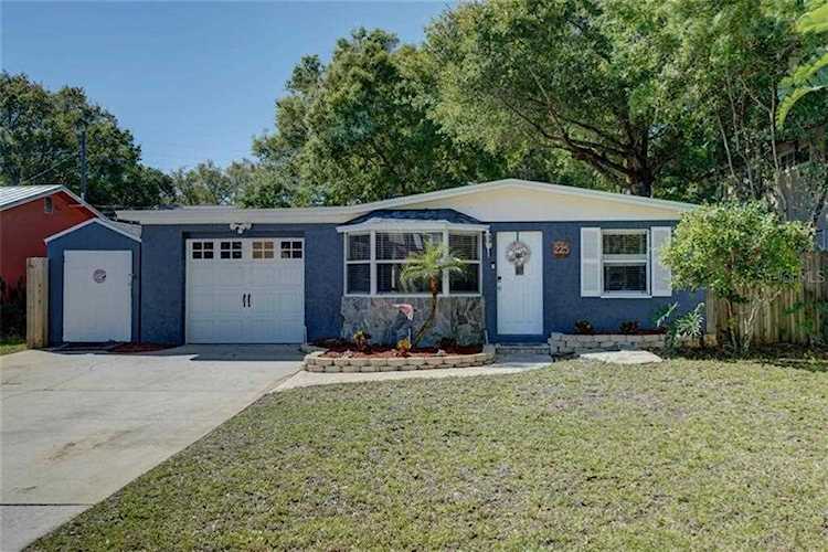225 Ontario Ave Crystal Beach, FL 34681