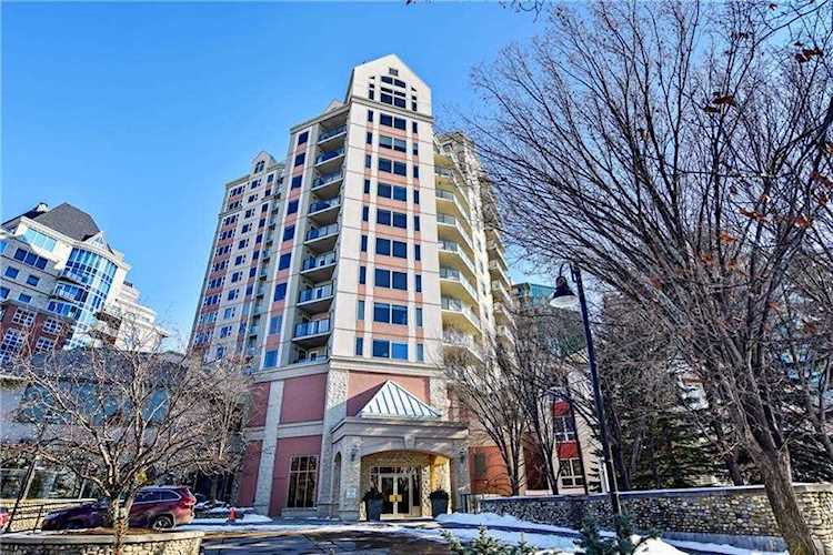 200 La Caille Place SW #803 Calgary, AB T2P 5E2