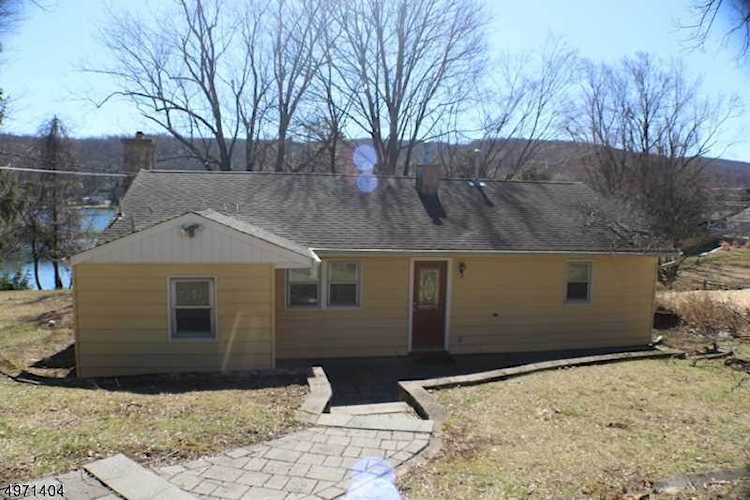 11 Willow Ter Green Twp., NJ 07821