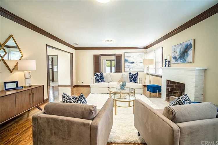 8068 Fareholm Dr. Los Angeles, CA 90046