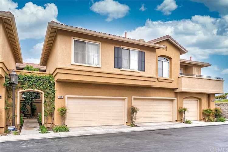 2824 N Naples Court #D Orange, CA 92867 | MLS PW20059969 Photo 1