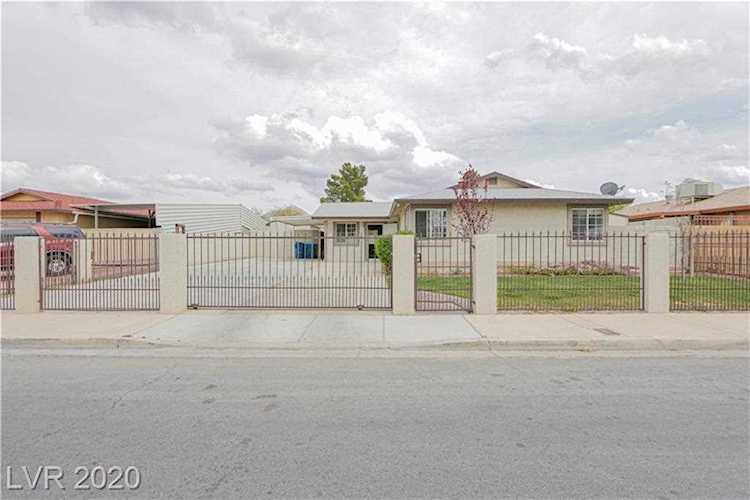 696 Riata Las Vegas, NV 89110