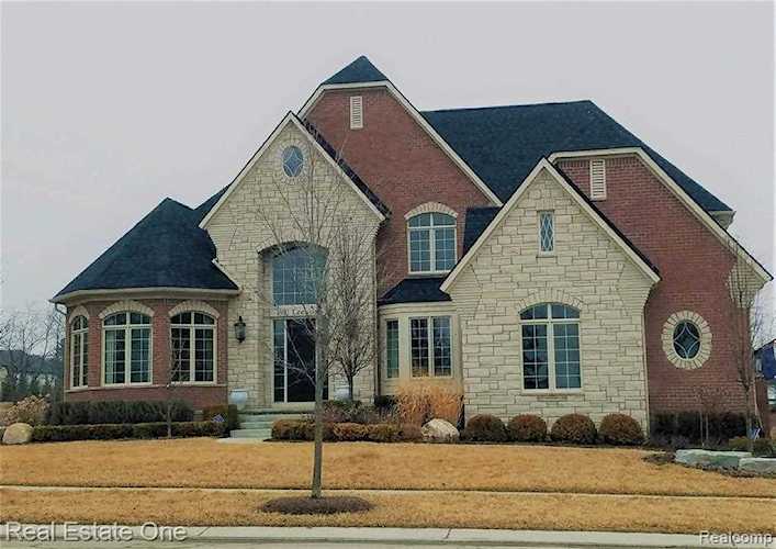 55789 Buckthorn (Unit #30) Dr Shelby Twp, MI 48316 | MLS 2200023663 Photo 1